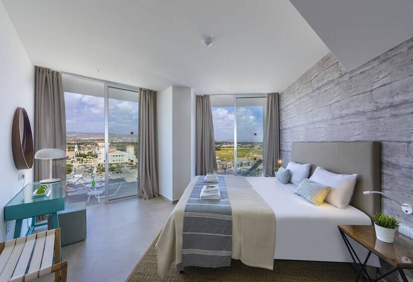 Leonardo Plaza Cypria Maris Beach Hotel & Spa