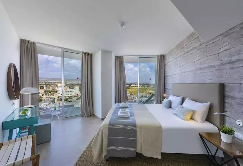 Leonardo Plaza Cypria Maris Beach Hotel & Spa