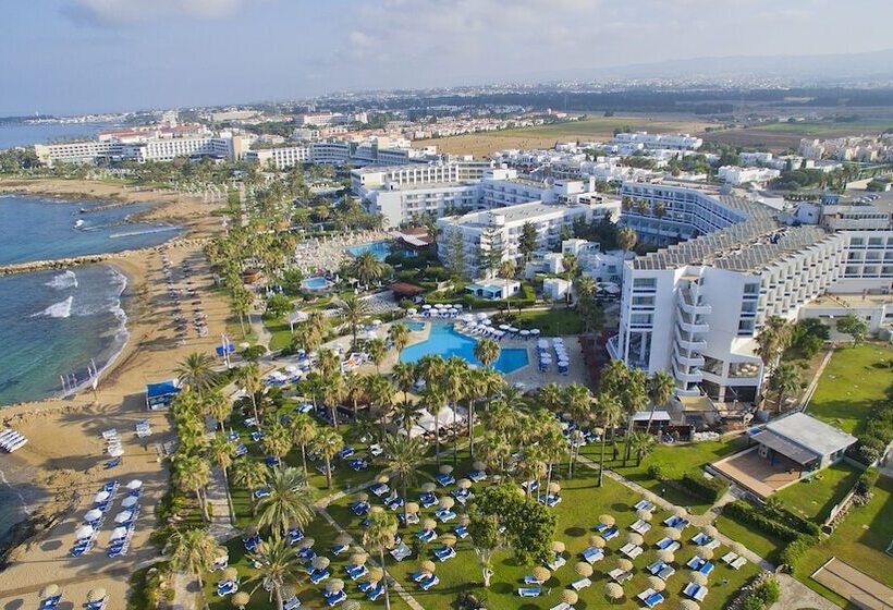 Leonardo Plaza Cypria Maris Beach Hotel & Spa