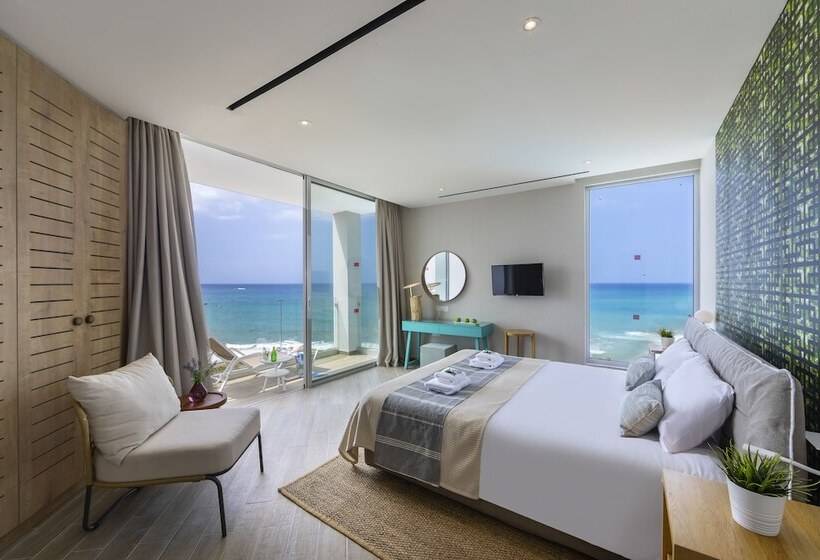 Leonardo Plaza Cypria Maris Beach Hotel & Spa