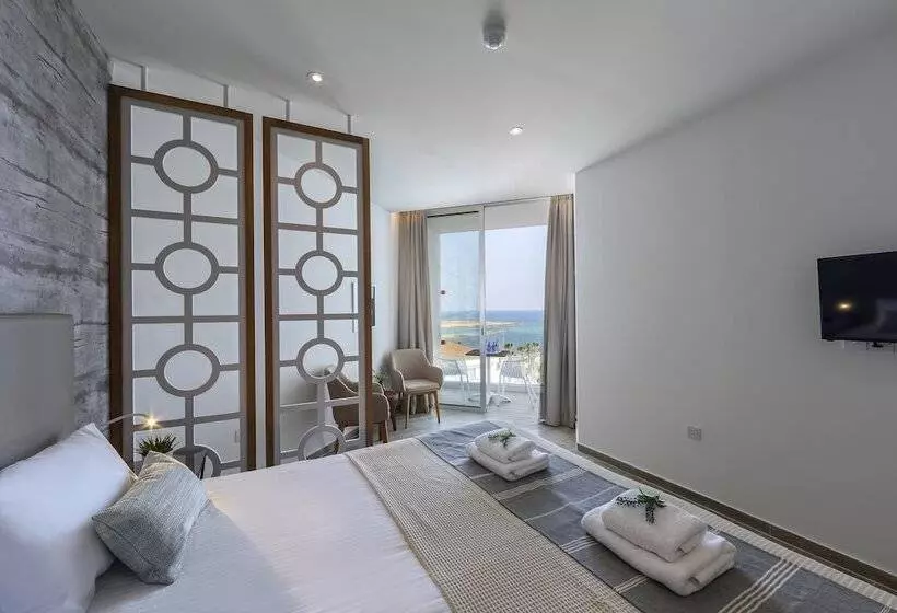 Leonardo Plaza Cypria Maris Beach Hotel & Spa