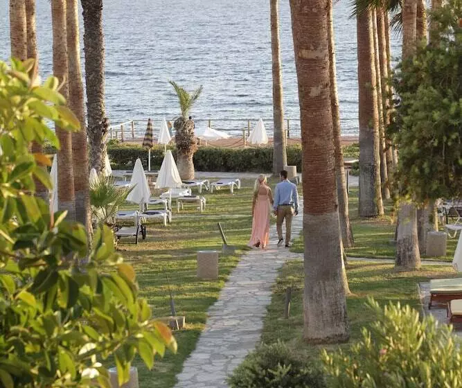 Leonardo Plaza Cypria Maris Beach Hotel & Spa