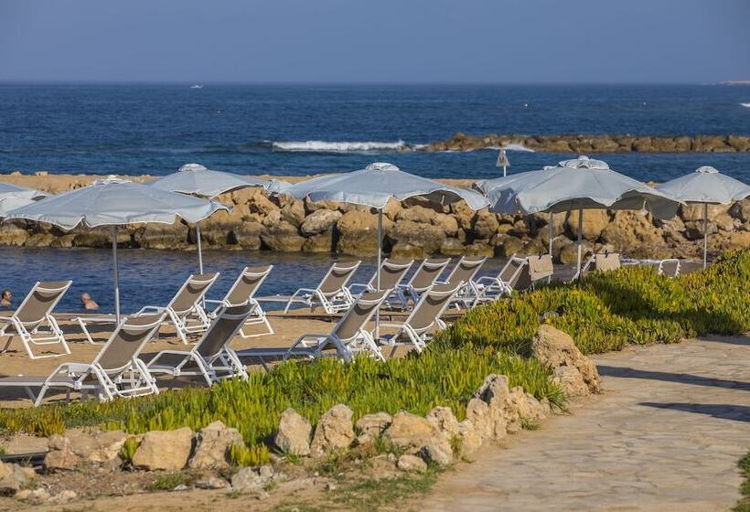 Leonardo Plaza Cypria Maris Beach Hotel & Spa