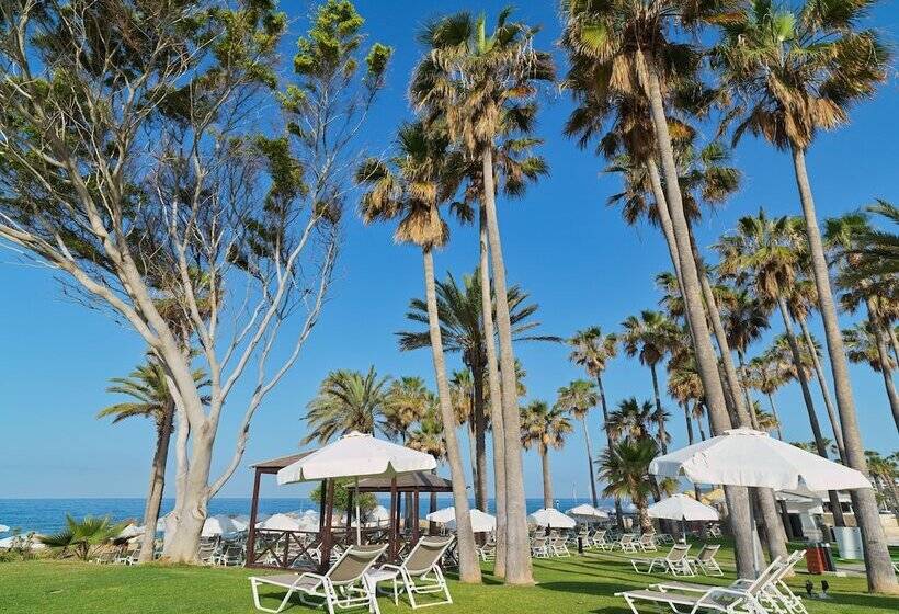 Leonardo Plaza Cypria Maris Beach Hotel & Spa