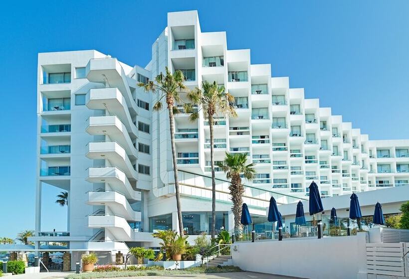 Leonardo Plaza Cypria Maris Beach Hotel & Spa