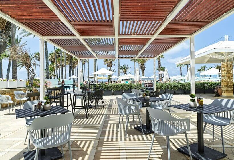 Leonardo Plaza Cypria Maris Beach Hotel & Spa