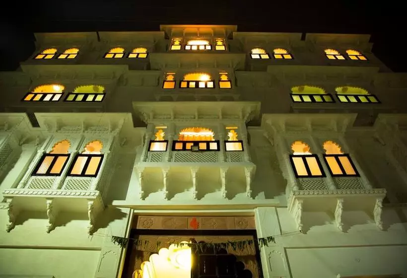 Hotelli Nahargarh Palace