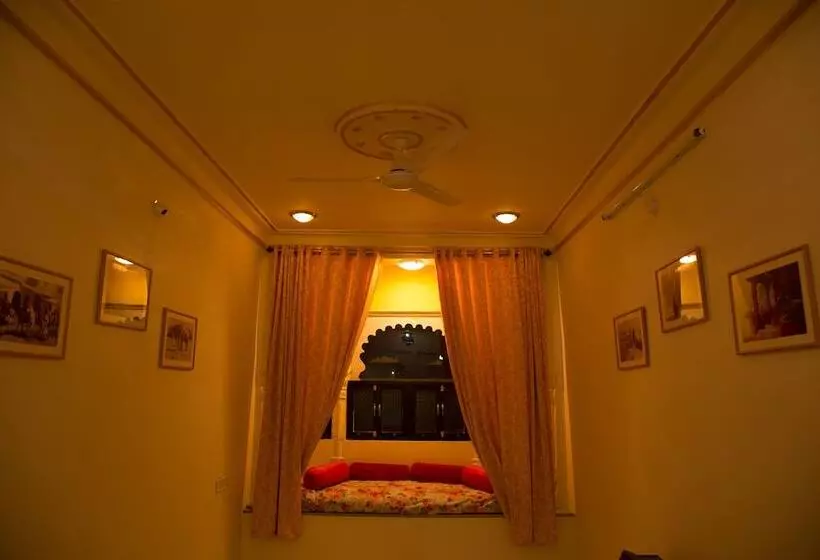 Hotelli Nahargarh Palace