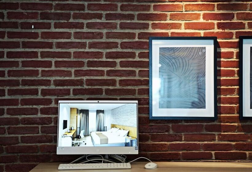 Palm Park Hotel Surabaya