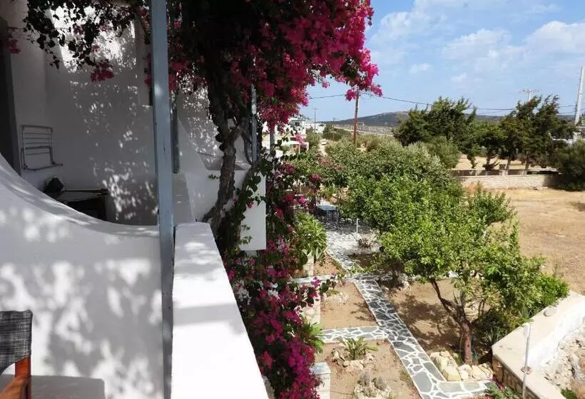 Hotelli Studios Nina