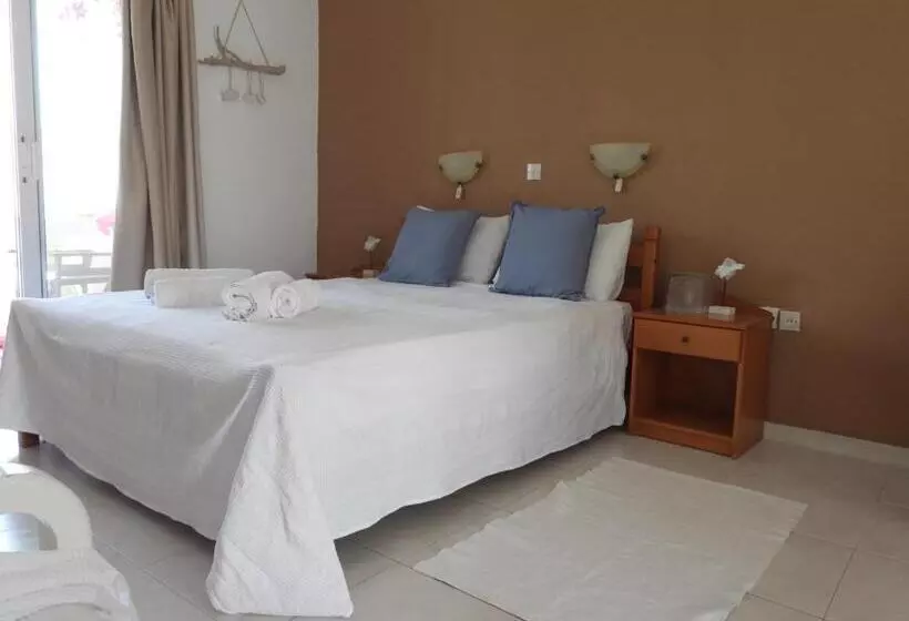 Hotelli Studios Nina