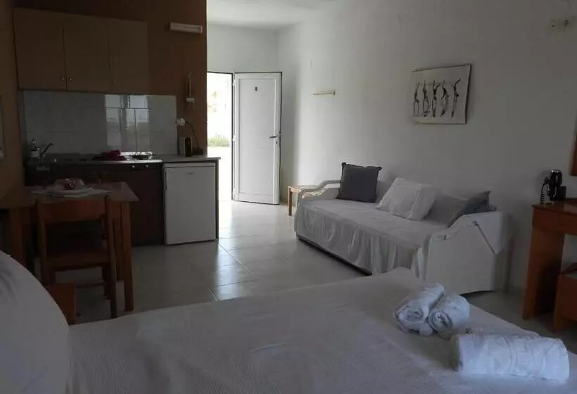 Hotelli Studios Nina