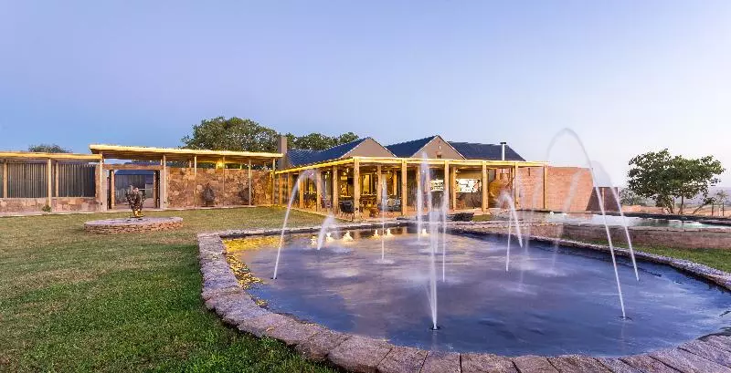 Hotelli Botlierskop The Village Lodge
