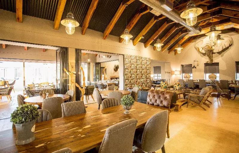 Hotelli Botlierskop The Village Lodge