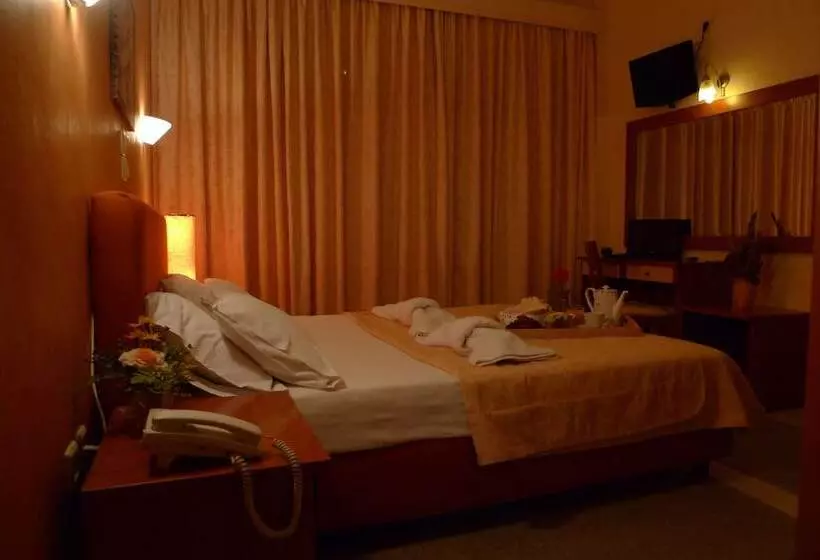 Ikaros Hotel Elliniko