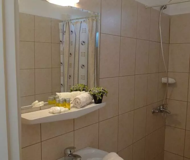 Ikaros Hotel Elliniko