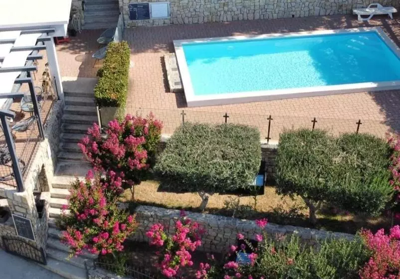 Odmoree Camp & Hostel