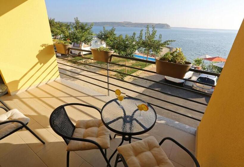 Odmoree Camp & Hostel