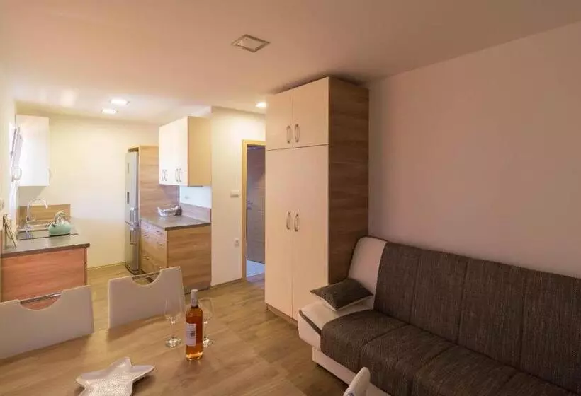 Odmoree Camp & Hostel