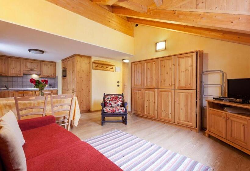 בית מלון כפרי Chalet Stelle Di Neve