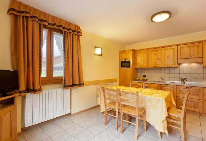 هتل Chalet Stelle Di Neve