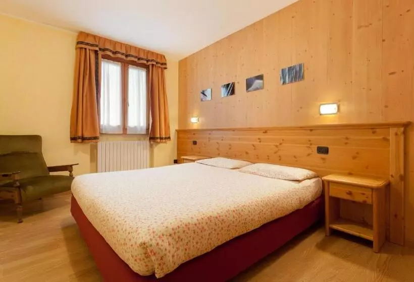 هتل Chalet Stelle Di Neve