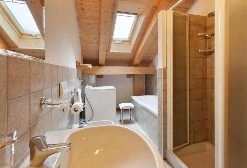 هتل Chalet Stelle Di Neve