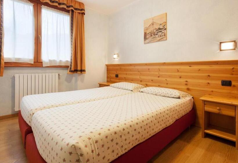 בית מלון כפרי Chalet Stelle Di Neve