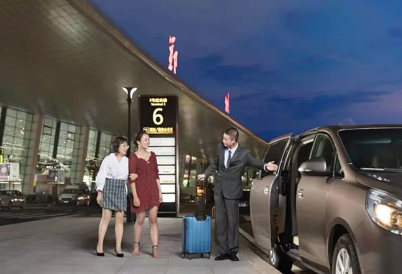 هتل Courtyard By Marriott Zhengzhou Airport