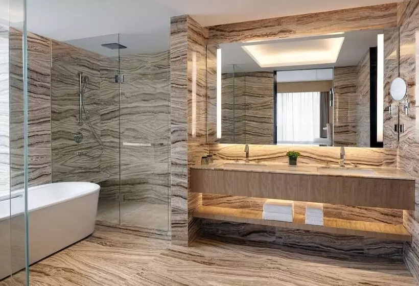 هتل Courtyard By Marriott Zhengzhou Airport