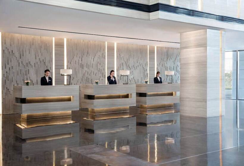 Отель Courtyard By Marriott Zhengzhou Airport