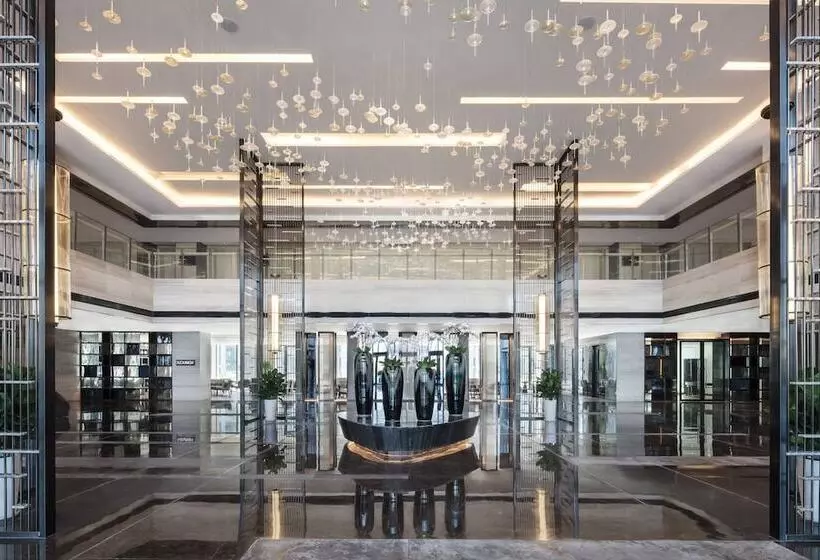 هتل Courtyard By Marriott Zhengzhou Airport