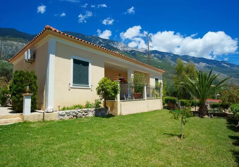 Hotelli Eleftheria Studios