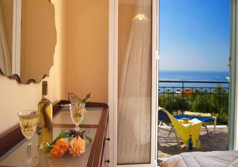 Hotelli Eleftheria Studios