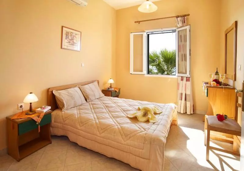 Hotelli Eleftheria Studios