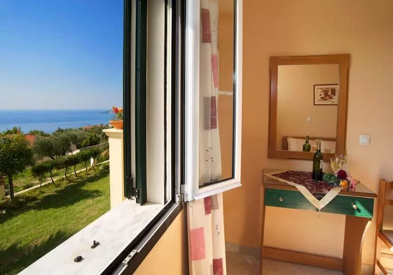 Hotelli Eleftheria Studios