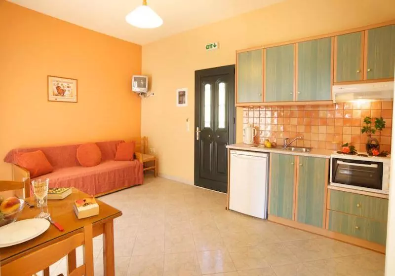 Hotelli Eleftheria Studios