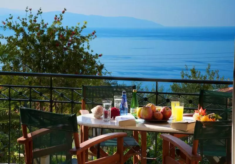 Hotelli Eleftheria Studios