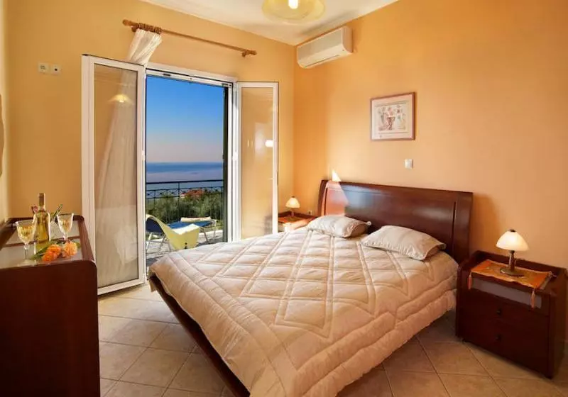 Hotelli Eleftheria Studios