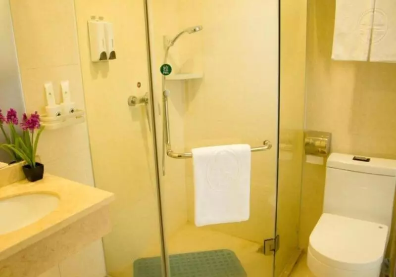 Hotelli Greentree Inn Shenzhen Huanggang Port South Futian Road Express