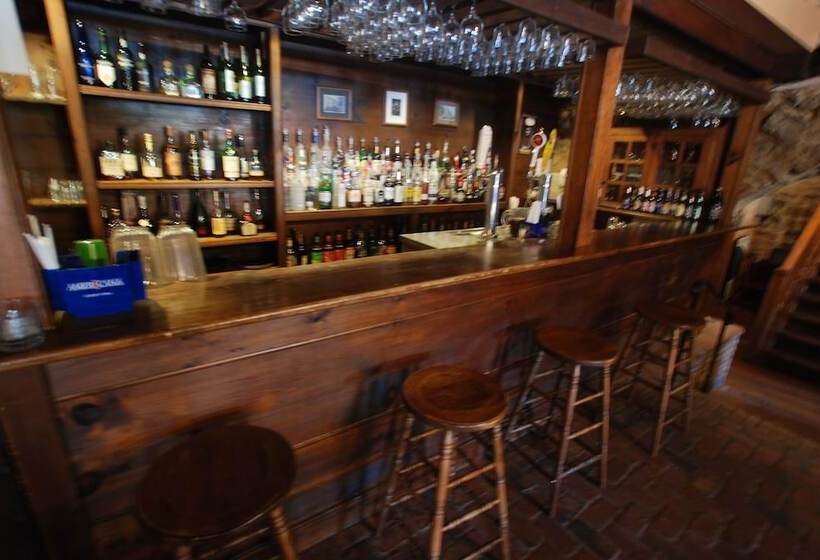 בית מלון כפרי Inn At Millrace Pond