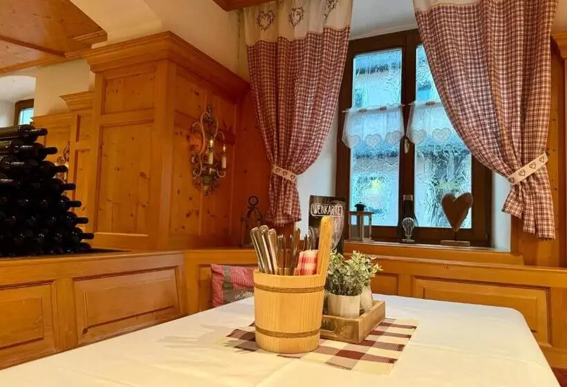 ホテル Ledererwirt