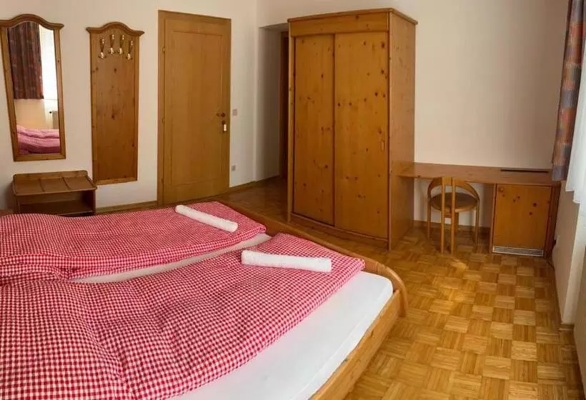 ホテル Ledererwirt