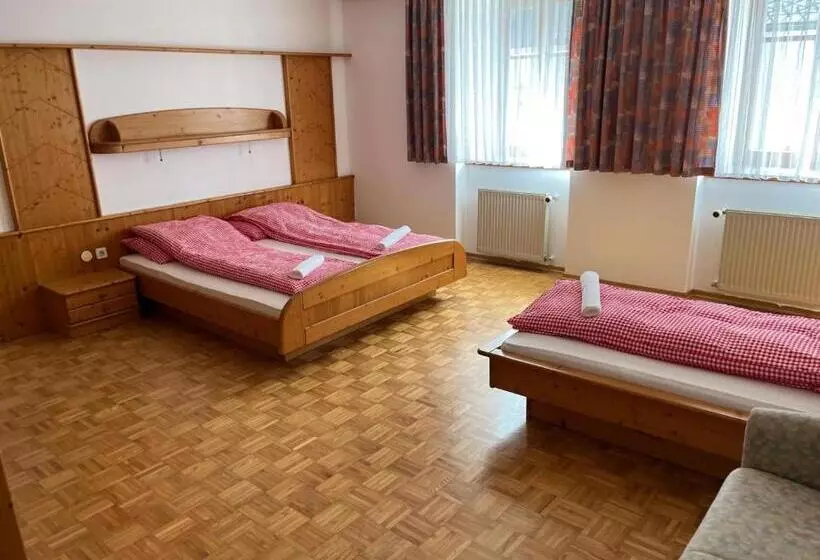 ホテル Ledererwirt