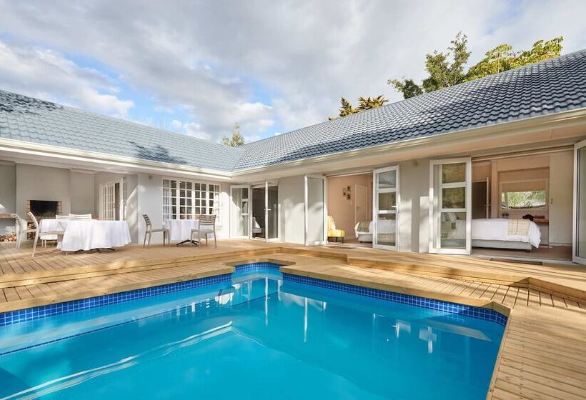 هتل Outeniqua Inn