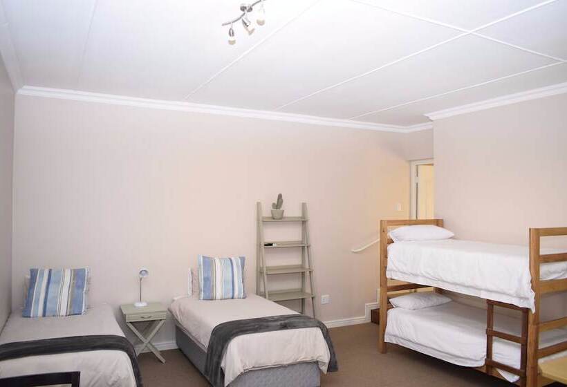 هتل Outeniqua Inn