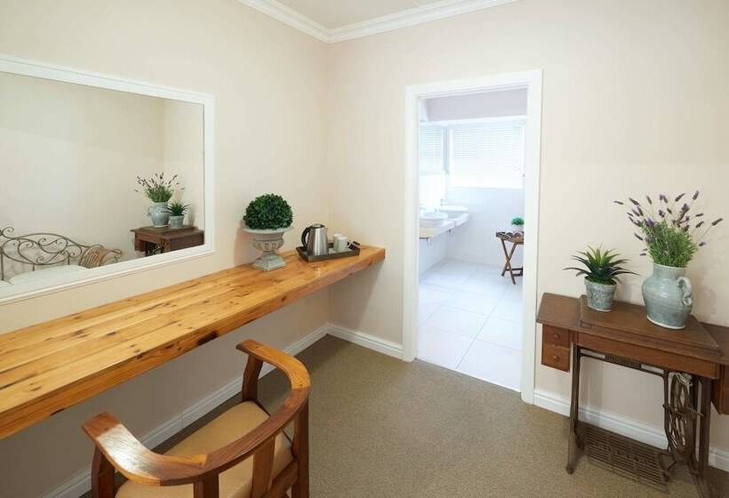 هتل Outeniqua Inn