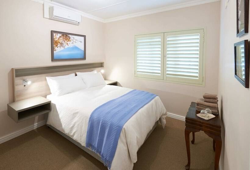 هتل Outeniqua Inn