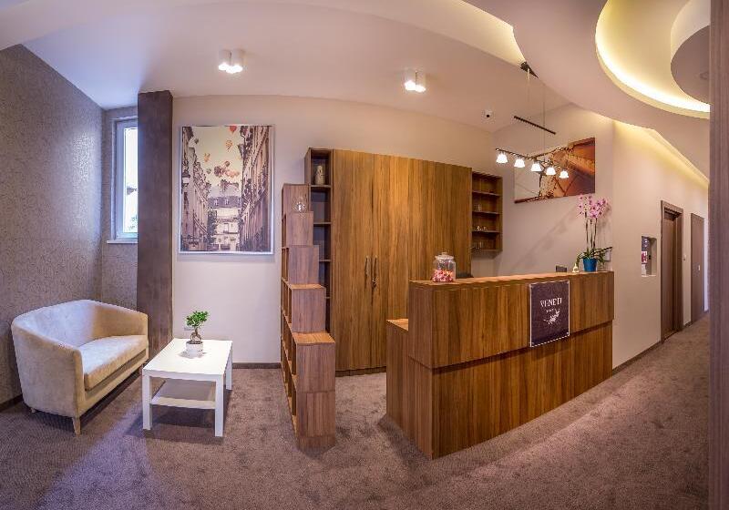 酒店 Veneti Suites