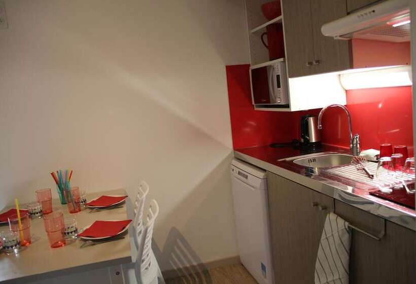 هتل Vvf Collonges La Rouge